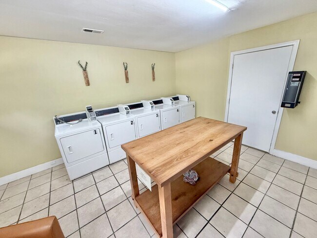 Foto del interior - Meridian Apartments