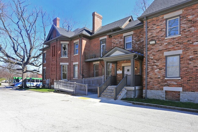 Building Photo - 508 W 2nd St