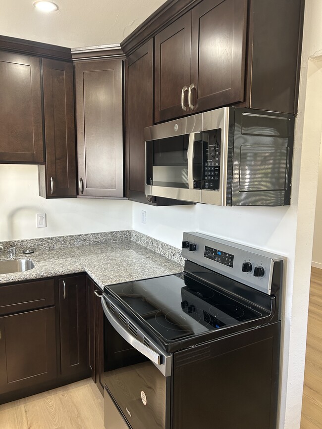 Brand New Kitchen - 2360 Galway Ct