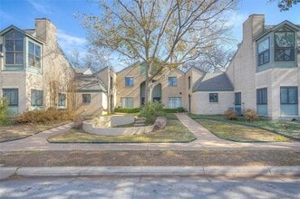 Building Photo - 2633 McCart Ave