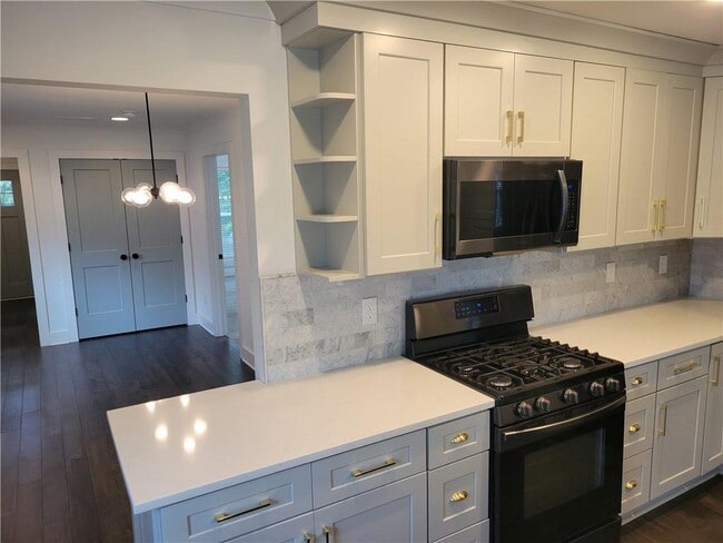 Building Photo - 1740 Madrona St NW