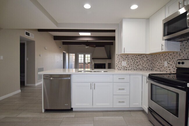 Foto del edificio - Beautifully remodeled Scottsdale condo bac...