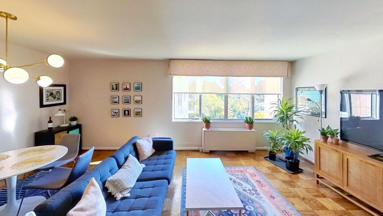 Foto principal - 2939 Van Ness St NW