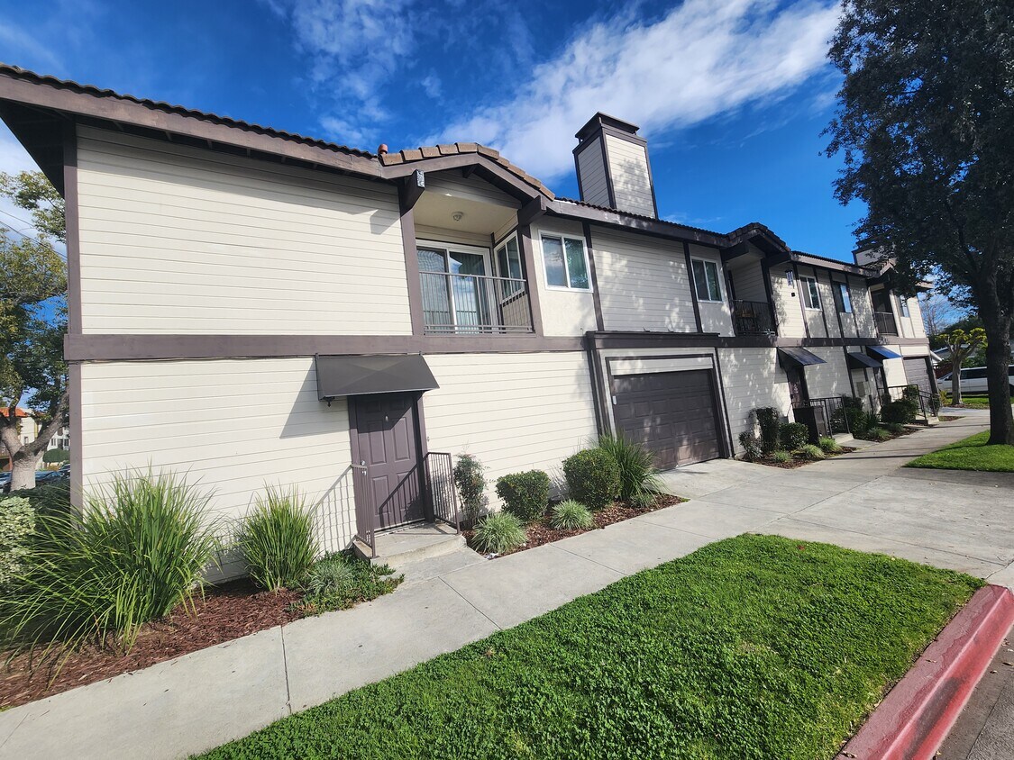 Foto principal - 606 S Everett St