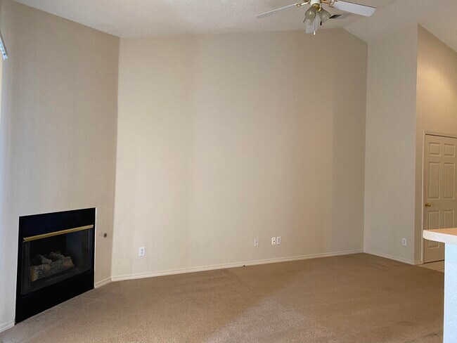 Building Photo - 1121 Meadowlark Way SE