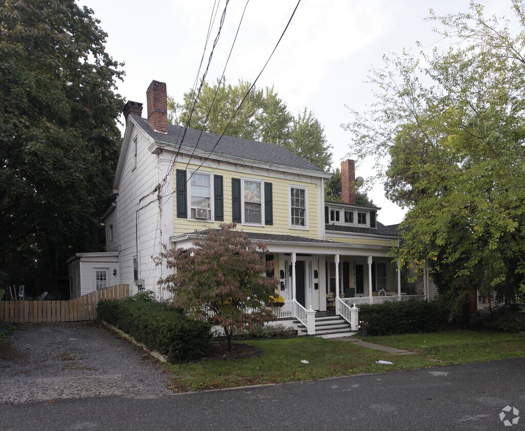 106 South St, Port Jefferson, NY 11777 Apartments in Port Jefferson, NY