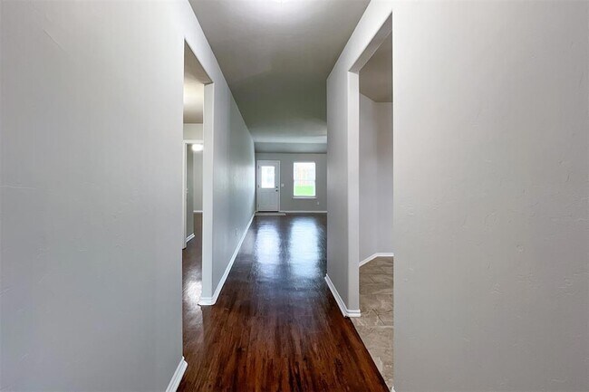 Foto del edificio - 2901 Cider Mill Ln