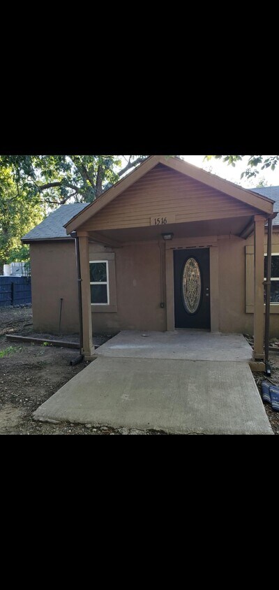 Primary Photo - 1516 N Atlanta Ct
