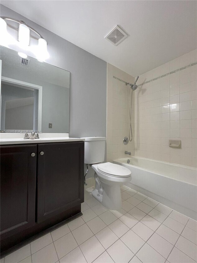 Building Photo - 775 SW 148th Ave