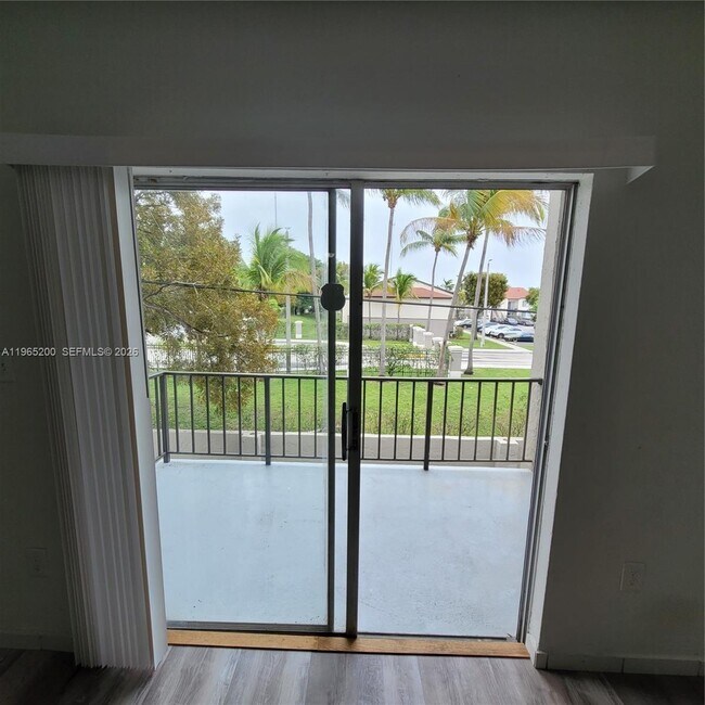 Building Photo - 5100 SW 41st St