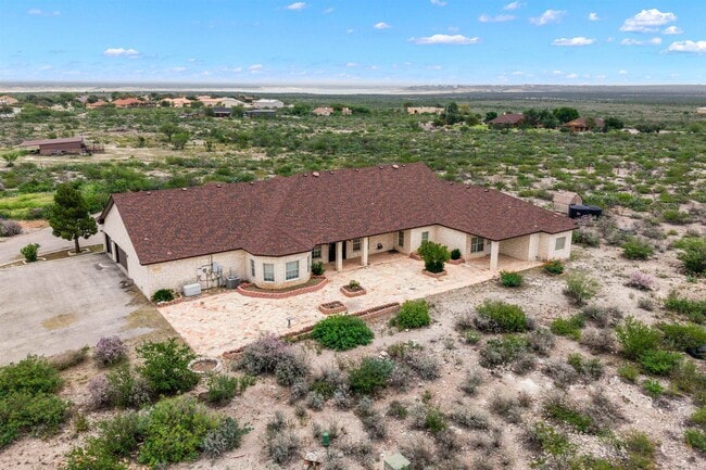 Foto del edificio - 31 Running Deer Mdws