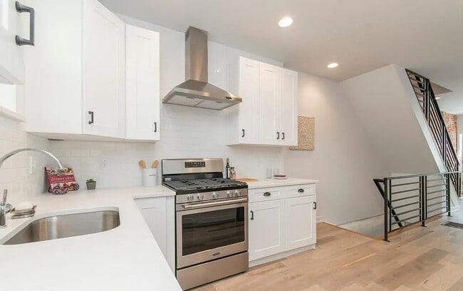 Building Photo - 1319 McKean St