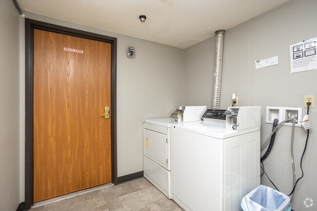 Laundry - Bentwood Manor Apartments