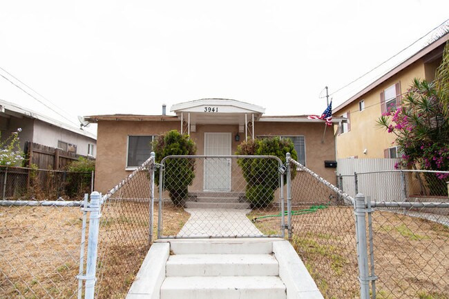 Building Photo - 2 bedroom house with Bonus room in Atwater