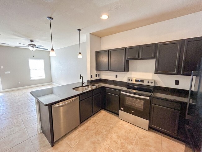 Building Photo - Chase Hollow #64