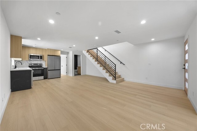 Building Photo - 4513 Rosewood Ave