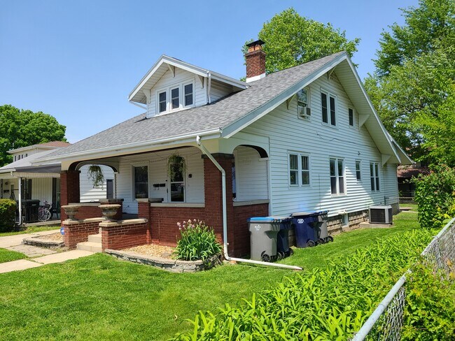 Foto del edificio - 935 E Ft Wayne St