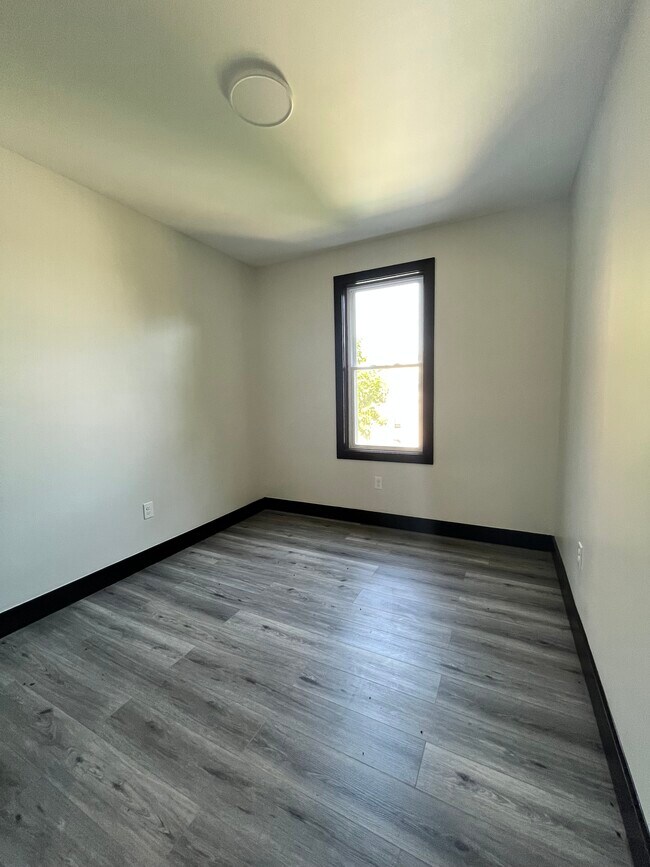 45 N 6th St Unit 2 - 43 N 6th St