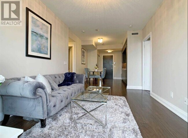 Photo du bâtiment - 5 Sheppard Ave E