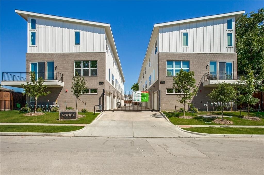 Primary Photo - 4620 Munger Ave