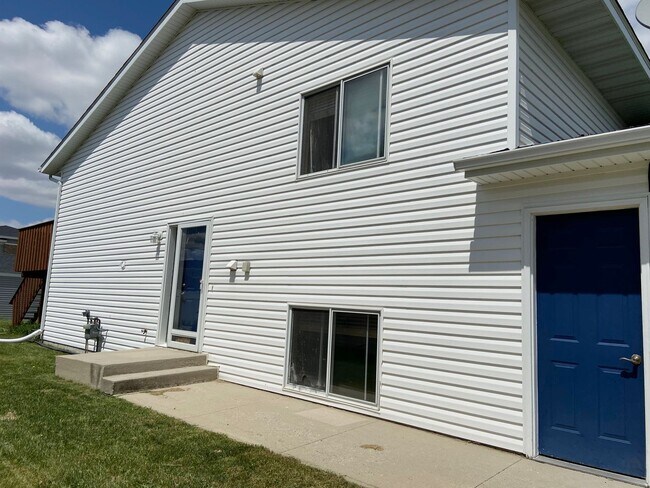 Foto del edificio - 3 Bed 2 Bath Twin-Home