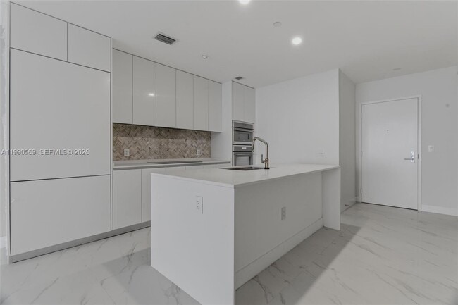 Foto del edificio - 711 NE 23rd Terrace