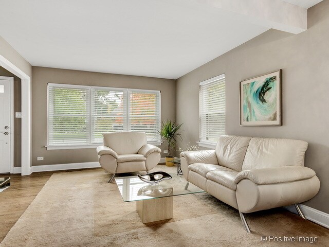 Building Photo - 124 Iroquois Dr