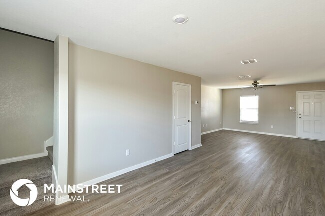 Building Photo - 3223 Begonia Bend