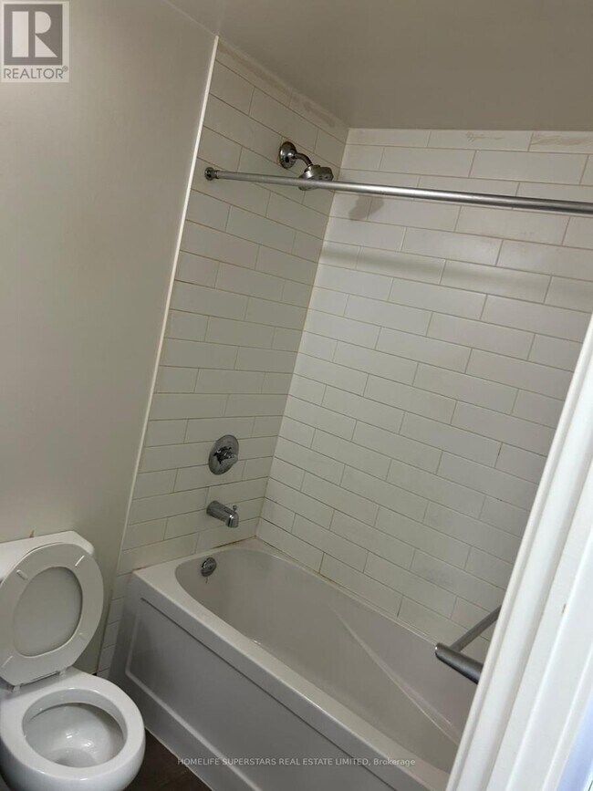 Building Photo - 360-1360 Square One Dr
