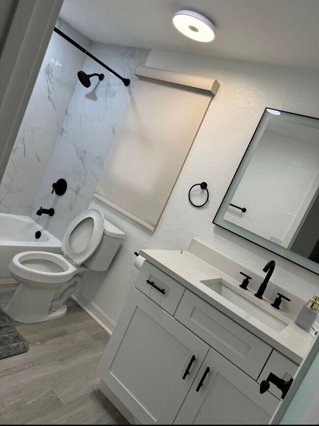 Foto del edificio - 14903 Southfork Dr