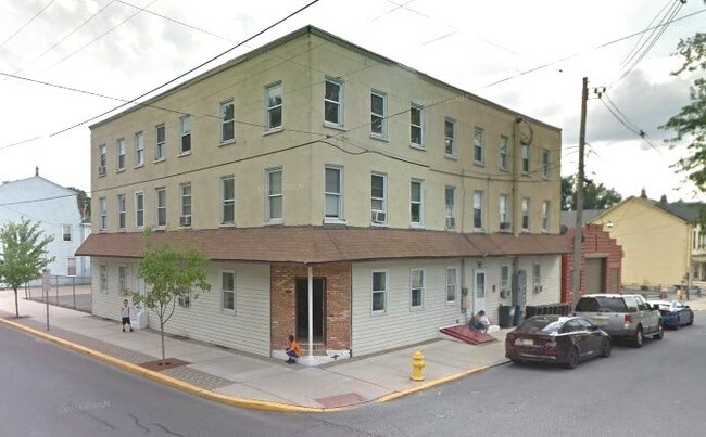 210 S Main St Unit 8, Phillipsburg, NJ 08865 - Apartment for Rent in