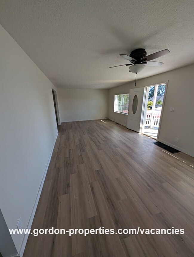 Foto del edificio - Saint Helens OR - upstairs flat 2 bedroom ...