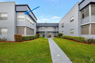 Building Photo - 126 Burgundy B