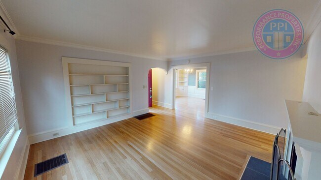 Foto del edificio - First Month Half Off, No Security Deposit ...