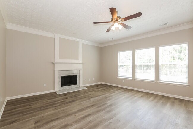 Building Photo - 25 Valley Brook Dr