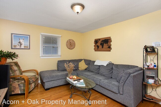 Building Photo - 3 br, 1 bath House - 324 McMasters Street