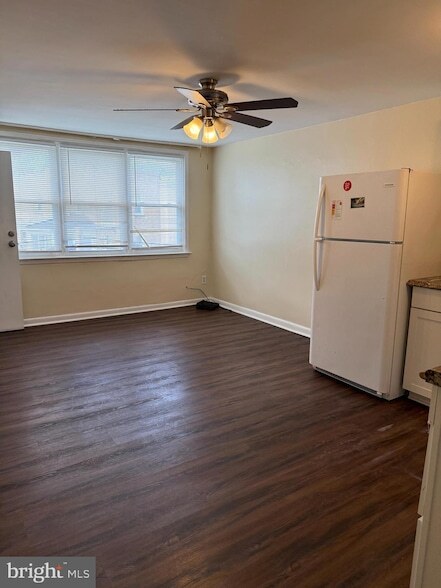 Foto del edificio - 7122 Clinton Rd