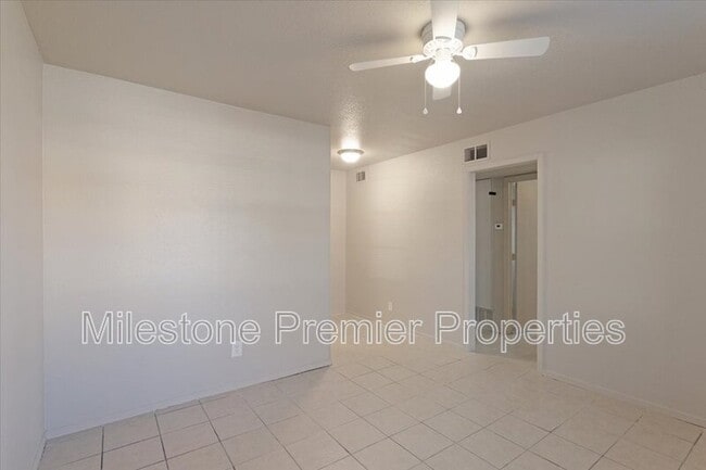 Building Photo - 816 S Crockett St