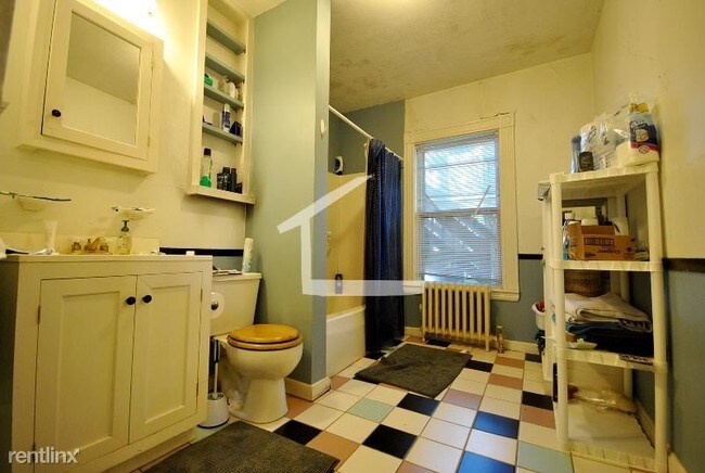 Building Photo - 65 Athol St