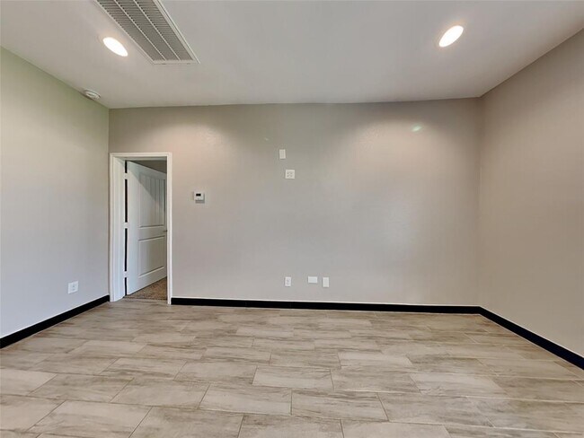 Foto del edificio - 8523 Aster Gln Wy