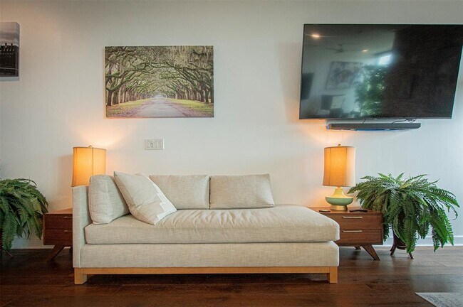 Foto del edificio - 1322 E 12th St
