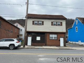 Foto principal - 828 Railroad St