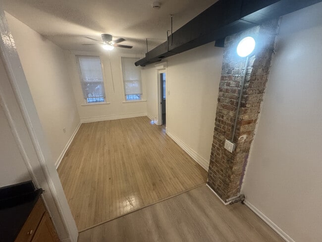 Foto del edificio - 2646 W Cullerton St