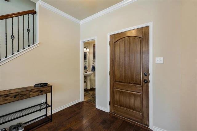 Foto del edificio - 5852 Clearwater Dr