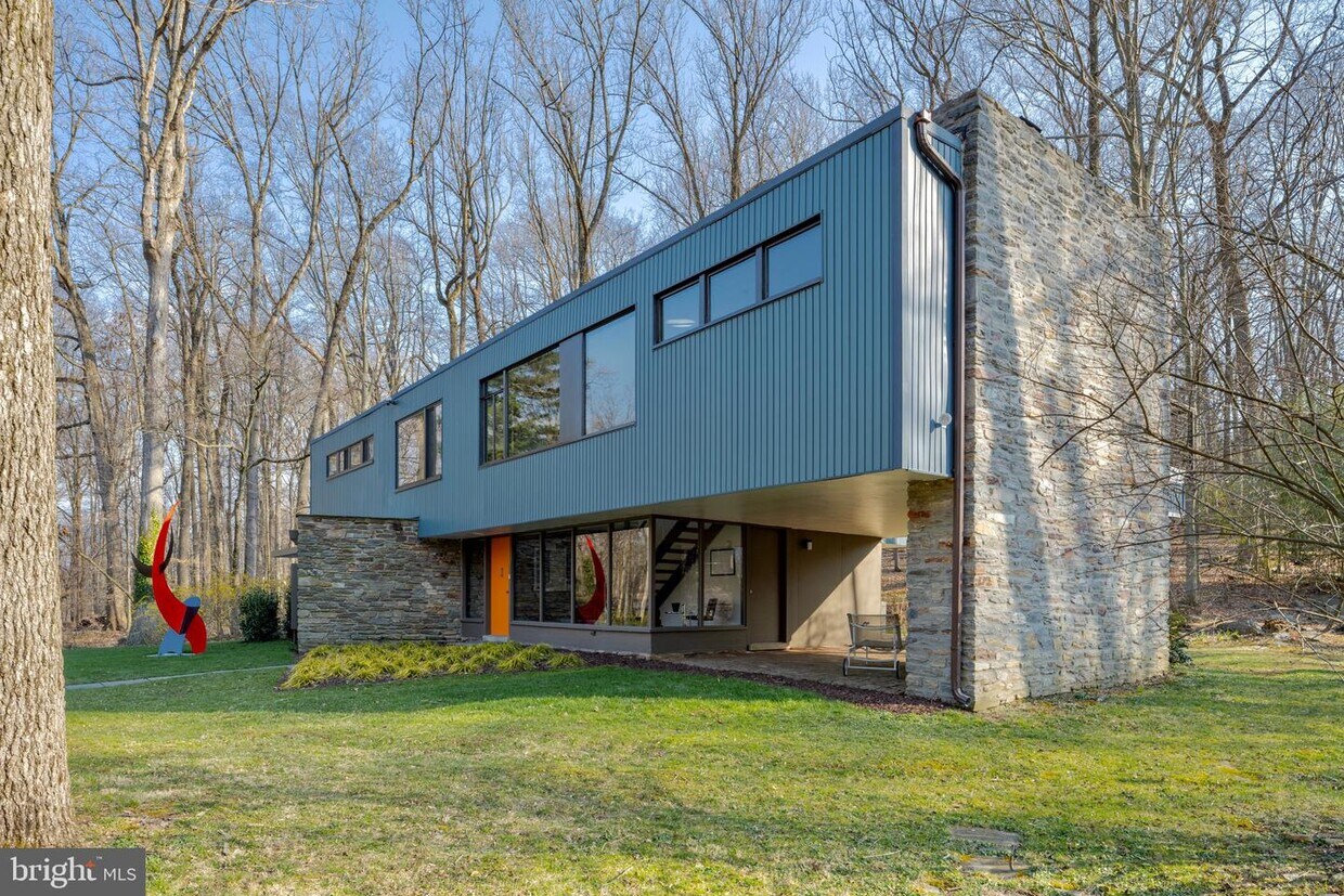 2435 Edge Hill Rd, Huntingdon Valley, PA 19006 House Rental in