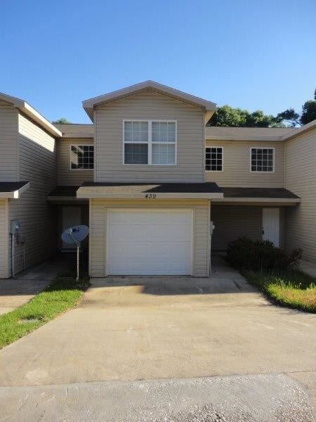 Primary Photo - 439 Sandy Oak Dr