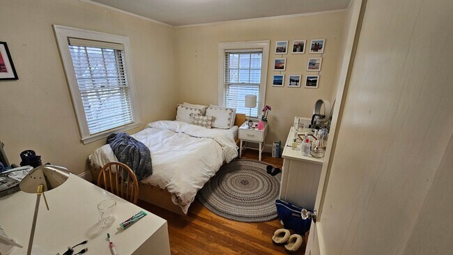 Foto del edificio - Prime BC Location, Entire House for Rent, ...