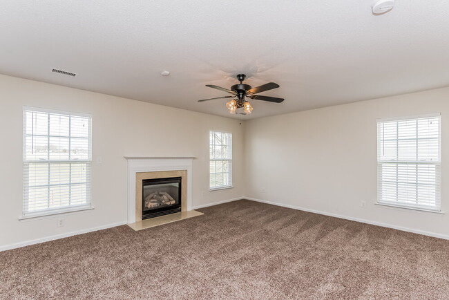 Building Photo - 1036 Meadowbrook Ln SW