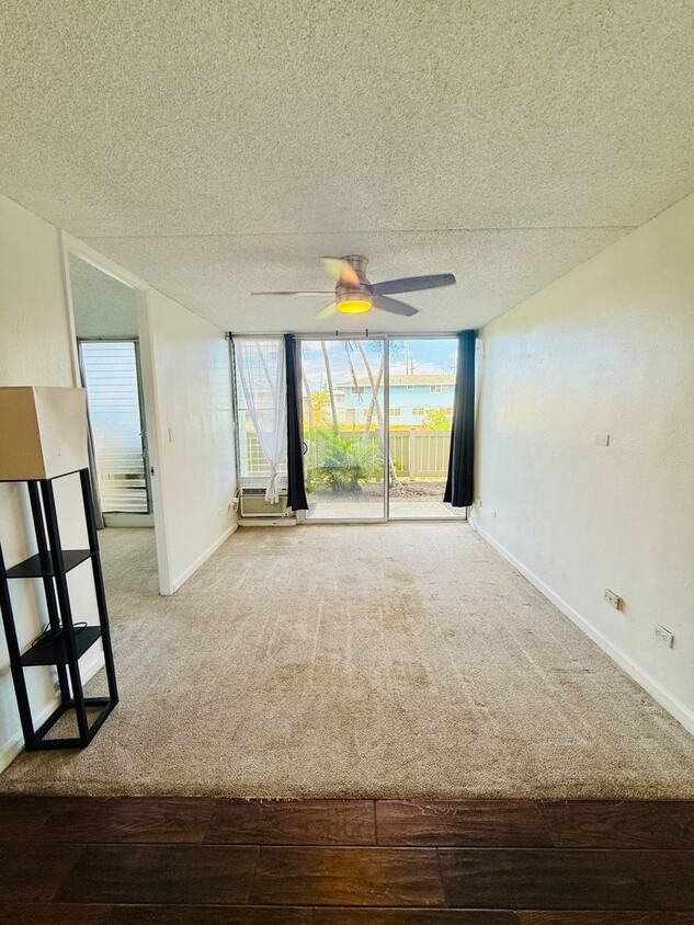 Primary Photo - 2 Bed, 1 Bath, 2 Parking in Moiliili, Swim...