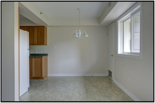 Building Photo - 841 Battell St